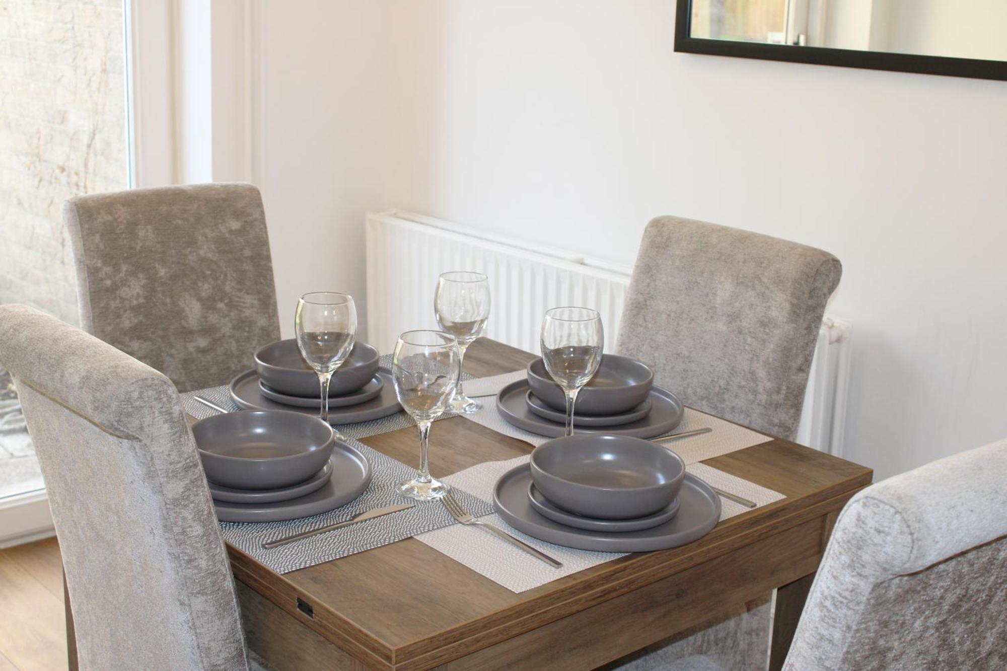Apartamento Comfortable House For 6 People Near City Centre - Midhurst Close Ii