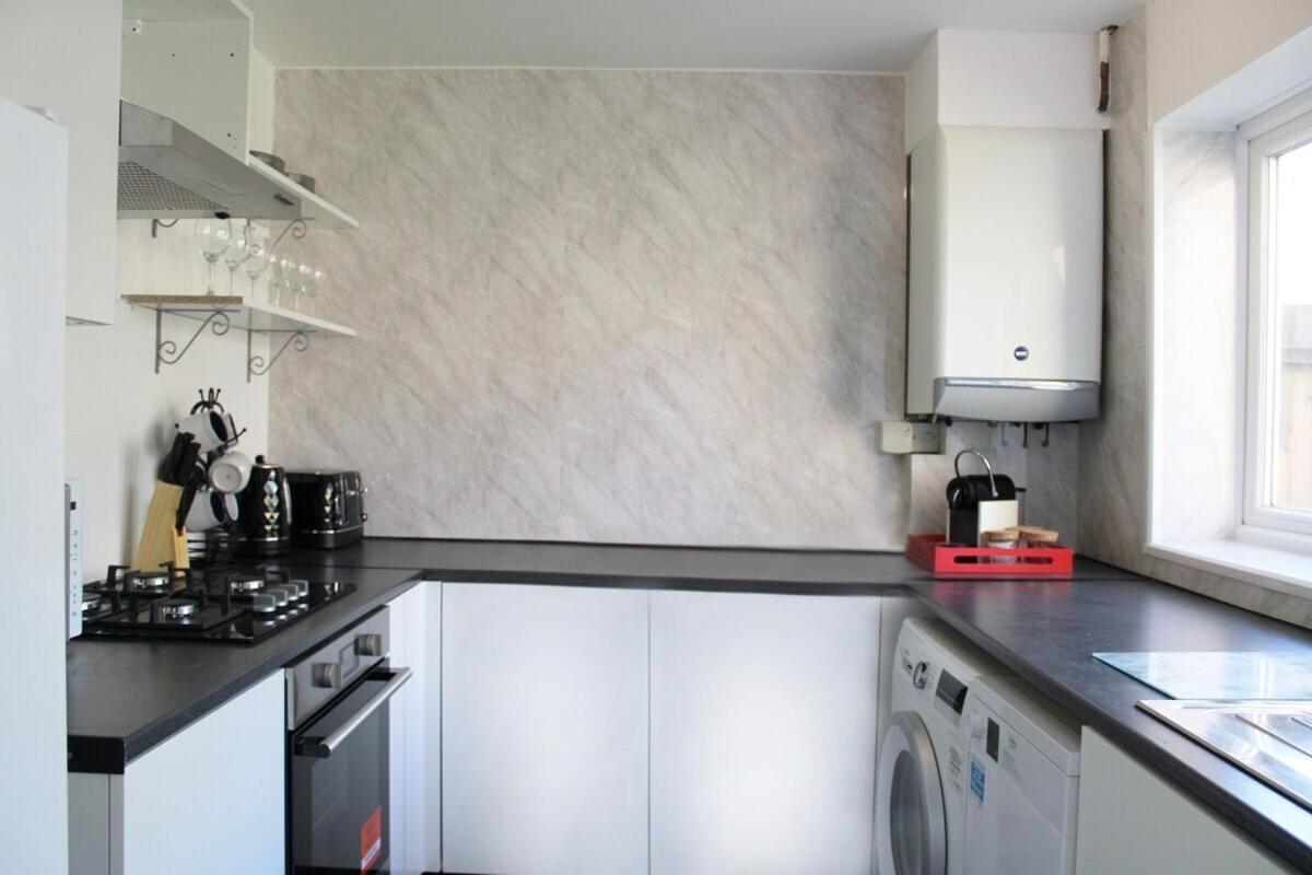 Comfortable House For 6 People Near City Centre - Midhurst Close Ii *