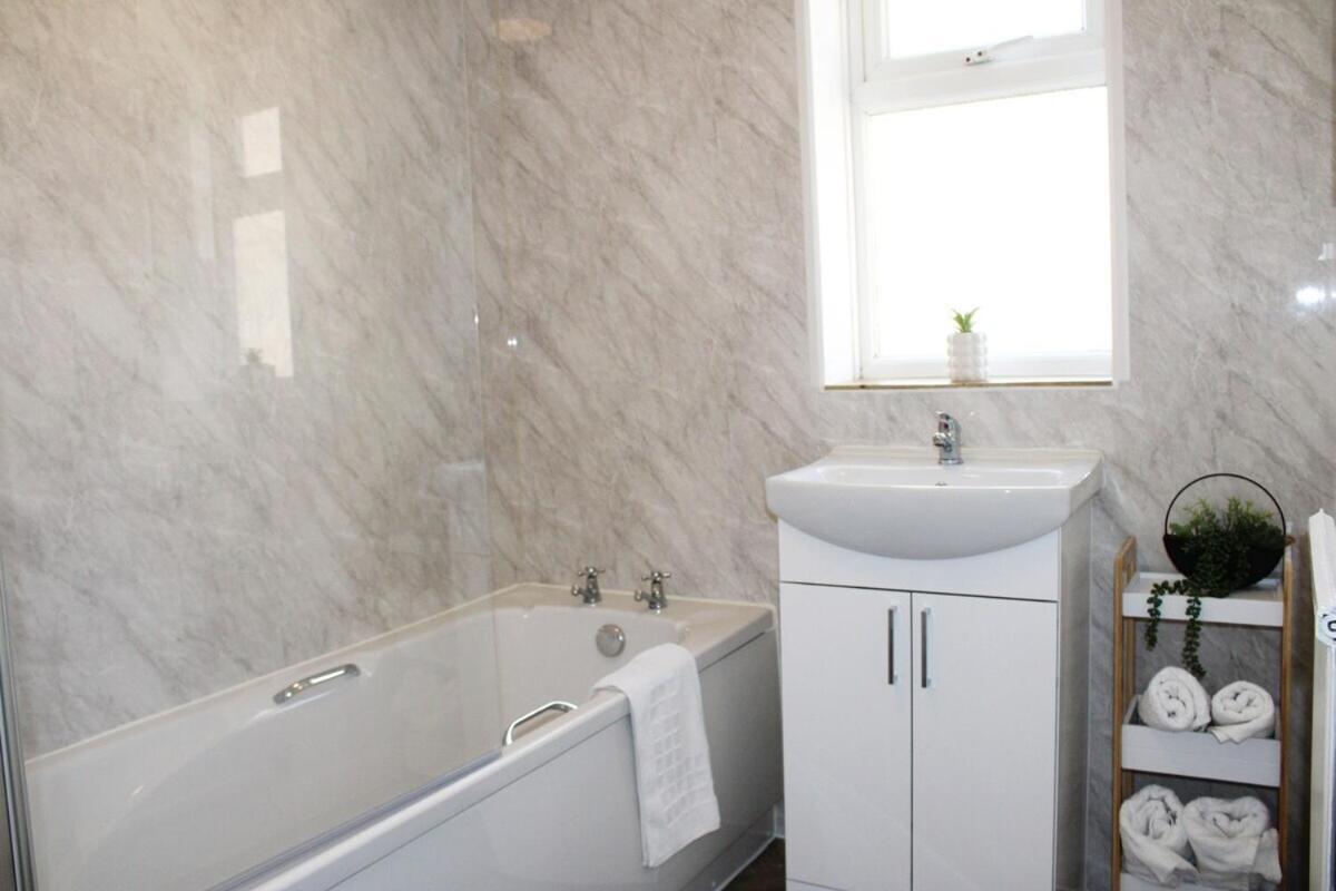 Comfortable House For 6 People Near City Centre - Midhurst Close Ii Apartment *